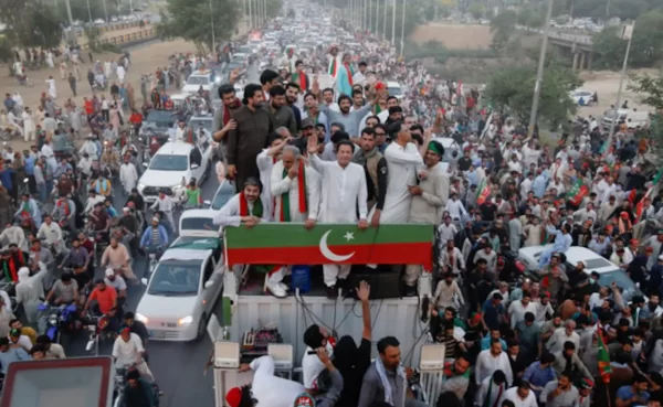 Imran Khan Ends Protest March After Violence – But With An Ultimatum