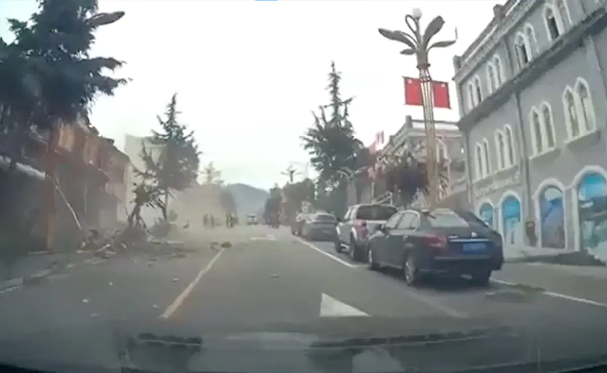 Video Shows The Moment Earthquake Hit China's Sichuan